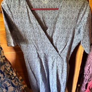 L.L. Bean Gray Patterned V-Neck Top